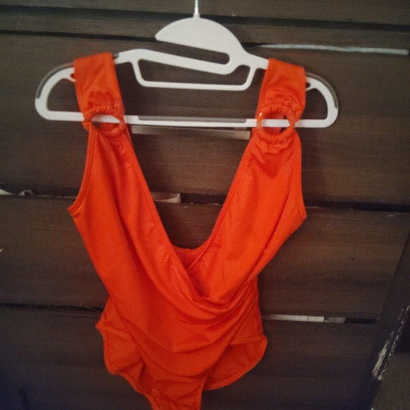 CARMEN MARC VALVO Deep V Cut One Piece Swimsuit - Vacation Vibes Size 14 - Picture 5 of 10